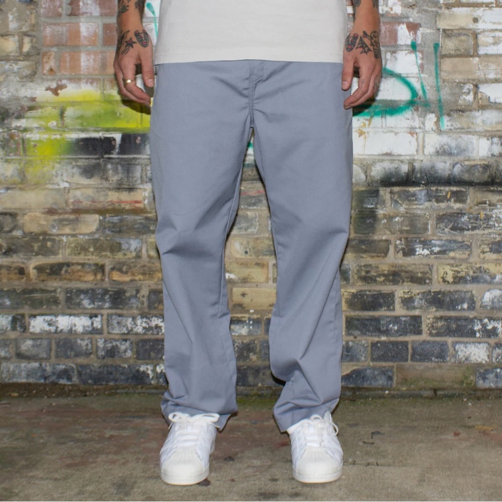 Carhartt WIP men’s trousers in dusty blue. NWT